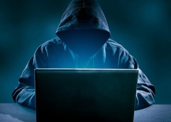 Shkëputet rrjeti i hakerëve që kishin krijuar 49 milionë llogari false dhe përdornin 40 mijë karta telefonike për mashtrime dhe vjedhje.