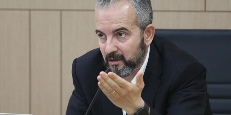 “Shpenzimet për zgjedhjet pritet të arrijnë rreth 306 milionë lekë”, thotë Celibashi: Votimi elektronik do të realizohet vetëm në njësinë 10 në Tiranë.