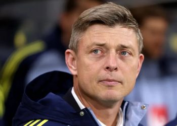 Shqipëria dhe Kosova në “ankth” për trajnerët, ndërsa rivali i ‘Dardanëve’ largohet nga trajneri pas humbjes në Goteborg.