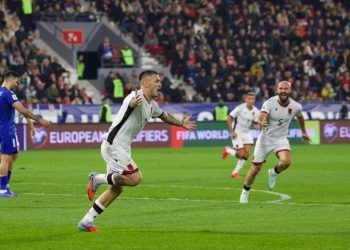 Shqipëria në konkurrencë për një pozicion në Botërorin e vitit 2026, portal i njohur analizon mundësitë e kuqezinjve për të triumfuar në këtë turne.