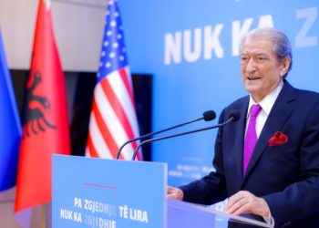 “Shqipëria përmbush vetëm një nga kriteret për anëtarësim në BE”, Berisha: Në kohën e qeverisjes së Ramës, u larguan 1 milion shqiptarë.