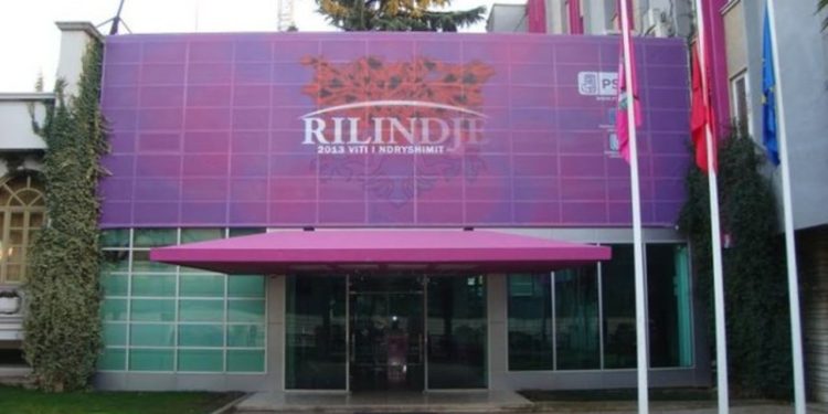 Shtyhet seanca gjyqësore për padinë e PS ndaj KQZ-së për shkak të mungesës së trupit gjykues; njoftohet data e mbledhjes së ardhshme.