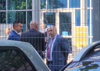 Siguria në gjykata: Komandanti i Gardës zhvillon takim me zv.kryetarin e GJKKO-së, Erjon Bani.