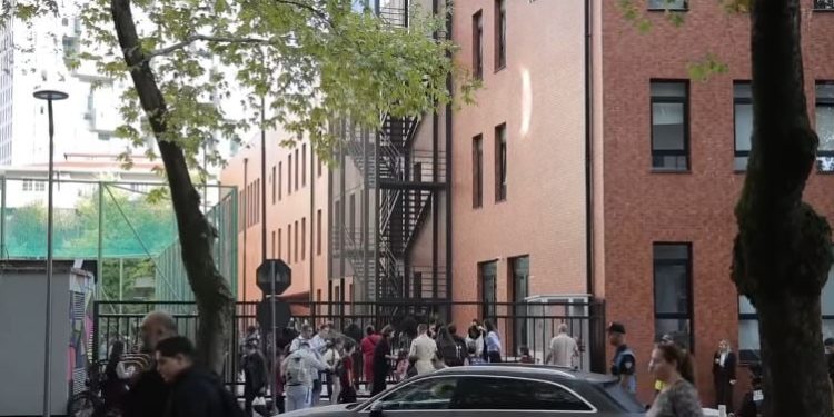 Siguria në shkollat publike: Rama njofton për vendosjen e oficerëve të sigurisë në institucione, me mbështetje të Policisë së Shtetit dhe atij Bashkiak.