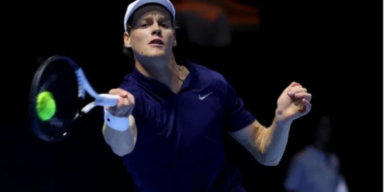 Sinner në qendër të debateve, heq dorë nga Kupa Davis, por pranon pjesëmarrjen në një ngjarje të sponsorizuar.