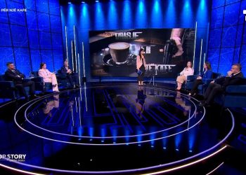 “Situatë e ngjashme me ‘Far West’, shpëton ai që godet i pari”, krimi i rëndë me dy viktima në Manzë, gazetarja Anila Hoxha: Një nga armët ende mbetet e pagjetur.