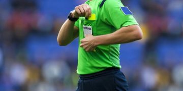 Skandal në futbollin italian: Gjyqtarë të përfshirë në korrupsion për manipulimin e ndeshjeve, zbulohen pagesat dhe bastet që siguruan fitime prej milionave euro.