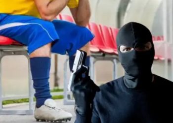 Skandal në futbollin italian: prokuroria merr nën kontroll klubin për shkak të dyshimeve lidhur me përfshirjen e Camorrës në menaxhimin e tij.