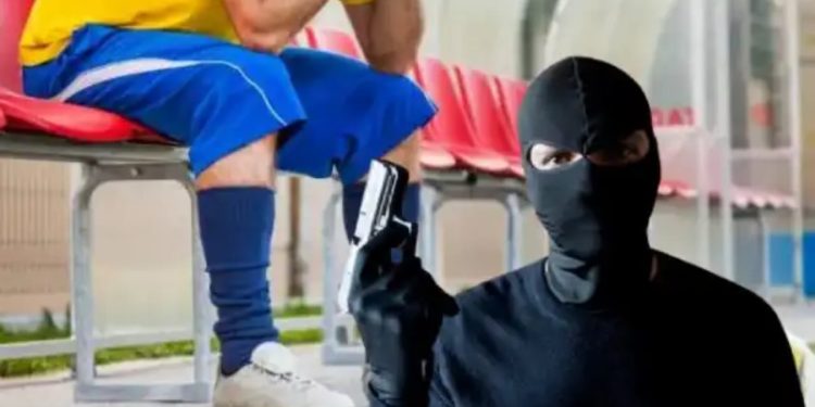 Skandal në futbollin italian: prokuroria merr nën kontroll klubin për shkak të dyshimeve lidhur me përfshirjen e Camorrës në menaxhimin e tij.