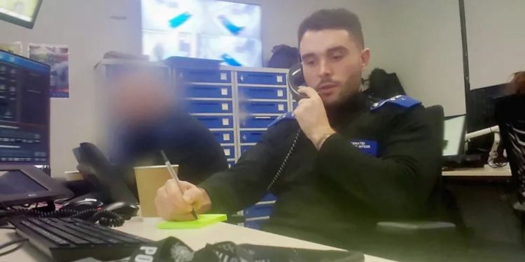 Skandal në policinë londineze, një gazetari i BBC infiltron radhët dhe zbardh sjellje të papranueshme nga oficerët.