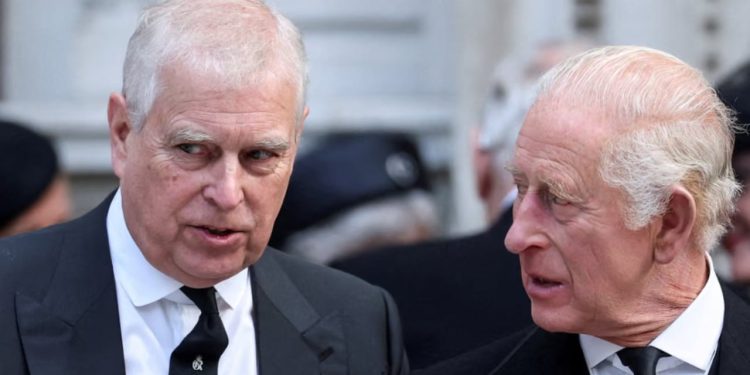 Skandali i Jeffrey Epstein: Princi Andrew humb zyrtarisht të gjitha titujt dhe përjashtohet nga Royal Lodge.