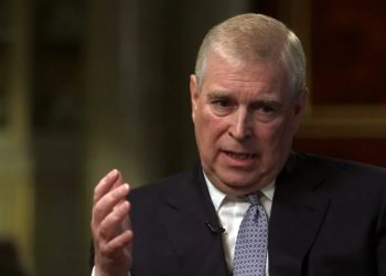 Skandali mbretëror në Britaninë e Madhe: Princi Andrew renoncoi të gjitha titujt, por vazhdon të jetojë në…