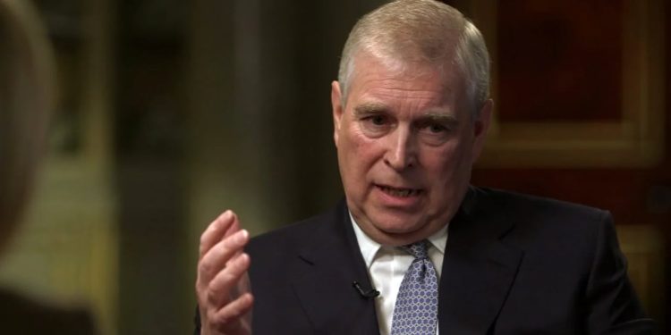 Skandali mbretëror në Britaninë e Madhe: Princi Andrew renoncoi të gjitha titujt, por vazhdon të jetojë në…