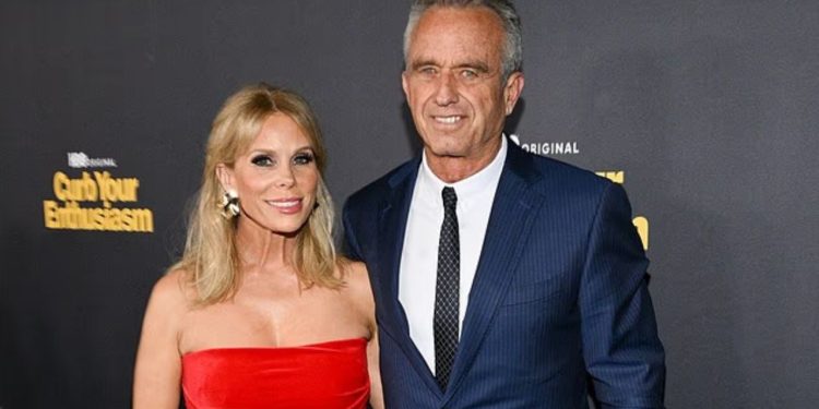 Skandali që sa i afroi edhe më shumë ndarjen Robert Kennedyt Jr: Propozimi i pazakontë i sekretarit të Shëndetësisë së Trump për bashkëshorten e tij.