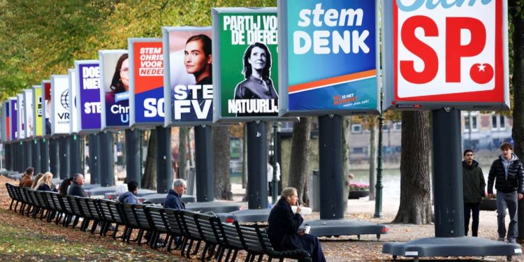 Sondazhet tregojnë se liberalët e qendrës janë në krye të zgjedhjeve në Holandë/ Çfarë mund të presim?