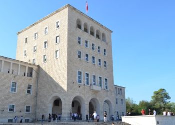 Sot fillon viti i ri akademik, me më shumë se 22 mijë studentë të regjistruar, prej të cilëve 60% do të jenë në Tiranë.