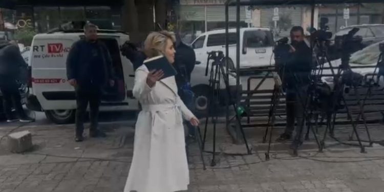 Sot zhvillohet seanca paraprake për Ilir Metën, ndërsa Kryemadhi është e pranishme në Gjykatën e Posaçme: Njoftuan se do të thonin që nuk ishe paraqitur në kohë, prandaj më kërkuan të vija sa më shpejt.