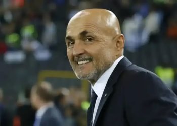 Spalletti i përgatitur për stërvitjen e tij të parë, tifozët: Zotëri, na ofroni nder dhe respekt për këtë fanellë.