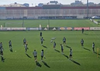 Spalletti vendos rregulla të rrepta për lojtarët e Juventusit: hiqni kufjet dhe nuk ka më PlayStation në kazermë.