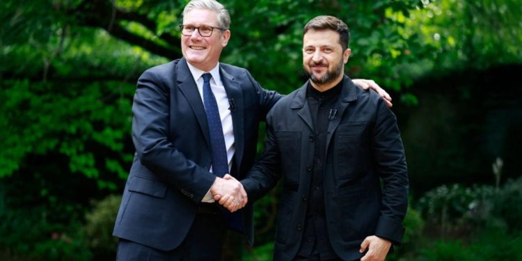 Starmer aktivizohet pas sanksioneve të Trump ndaj Rusisë, kërkon që evropianët të intensifikojnë mbështetjen për Ukrainën.