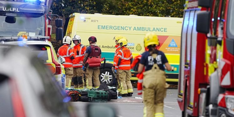 “Sulmi i frikshëm në një sinagogë në Mançester, kryeministri Starmer anullon pjesëmarrjen në Samitin europian”