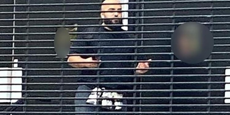 Sulmi në sinagogën e Mançesterit, policia britanike e cilëson si një akt terrorist.