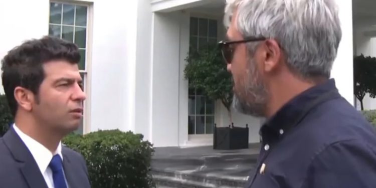 Takimi i Trump me Erdogan nën kritikë, kanali televiziv turk ndërpret marrëdhënien me korrespondentin në Washington.