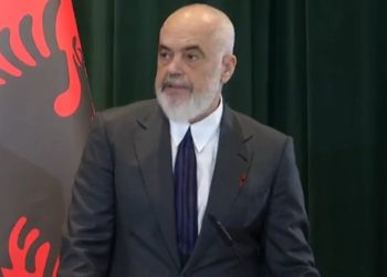 Takimi me Ursula Von der Leyen: Rama ndan bisedat me Presidenten e Komisionit Evropian, Shqipëria po ecën në drejtimin e duhur për anëtarësim në BE.