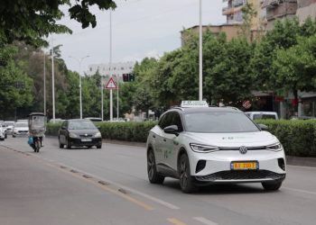 Taksat e mjeteve në e-Albania, shërbimi i ri për pagesa online, ul kohën dhe shpenzimet për qytetarët.