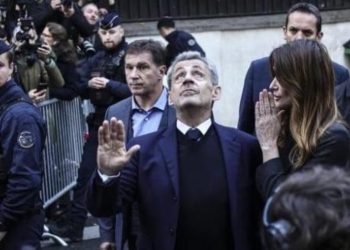 Të burgosurit me thirrje përshëndesin Sarkozyn, ish-presidentin francez: Nuk po ndalohet një emër politik, por një...