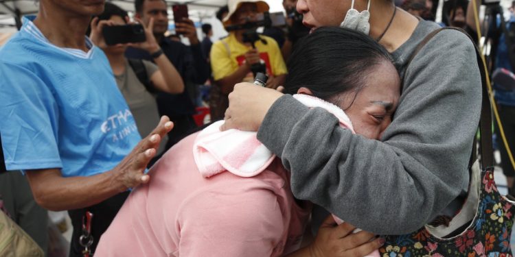 Të paktën 40 persona humbin jetën në një bombardim gjatë një festivali budist në Mianmar