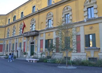 Tenderë prej 525 milionë lekësh në hetim, 20 zyrtarë të Ministrisë së Bujqësisë përballen me akuzën e shpërdorimit të detyrës në gjyq.