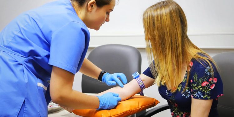 Testi që identifikon 50 lloje tumoresh po implementohet në SHBA, duke dhënë rezultate të jashtëzakonshme te 25 mijë individë.