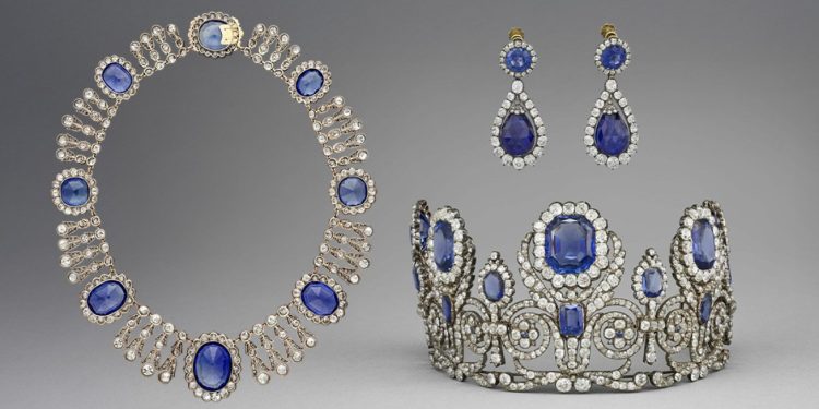 Tetë bizhuteritë e grabitura nga Muzeu i Luvrit, Ministria e Kulturës në Francë publikon emrat e tyre