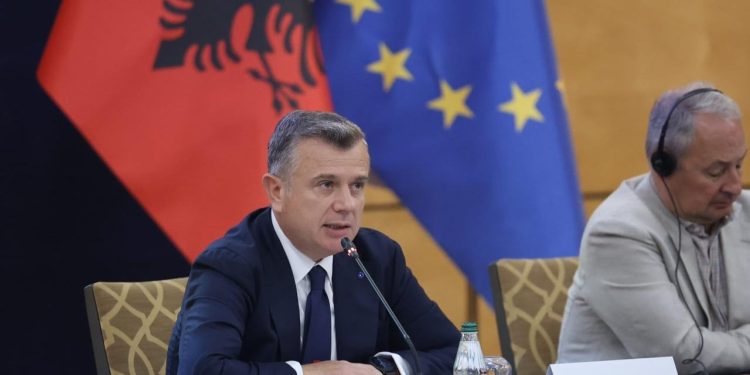 “Tirana zyrtare angazhohet me vendosmëri për anëtarësimin e saj”, Balla lexon deklaratën e përbashkët me BE-në: Mbështetje e vazhdueshme për Shqipërinë.