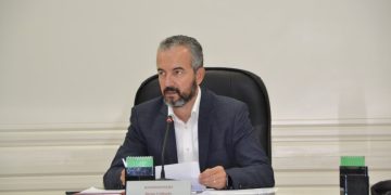 Tom Doshi dorëzohet, Komisioni Qendror i Zgjedhjeve i jep mandatin kandidatit Besnik Brahimi.