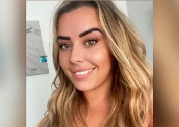 Tragjedi në Angli: Një 34-vjeçar vret partneren duke e goditur me thikë 18 herë gjatë një mosmarrëveshjeje.