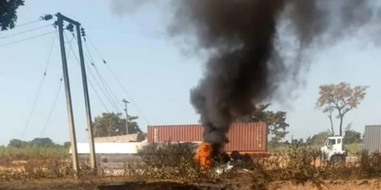 Tragjedi në Nigeri: 39 të vdekur dhe 60 të plagosur pas shpërthimit të një cisterne nafte