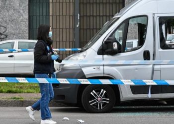 Tragjedia në Itali: 71-vjeçari italian hedh veten nga ballkoni pas njoftimit për dëbimin nga shtëpia në prani të avokatit të tij.