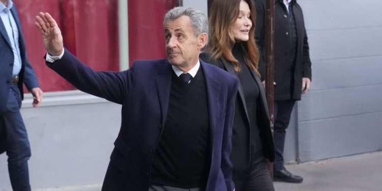 Trajtim i veçantë për Sarkozinë në burg, ai është i vetmi nën hetim që përfiton nga katër vizita në javë.