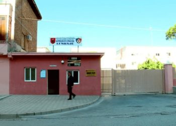 Tre persona në spital si pasojë e një goditjeje me thikë gjatë natës në Lushnjë