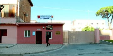 Tre persona në spital si pasojë e një goditjeje me thikë gjatë natës në Lushnjë