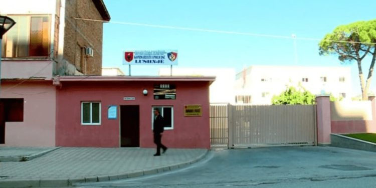 Tre persona në spital si pasojë e një goditjeje me thikë gjatë natës në Lushnjë