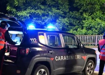 Tre shqiptarë në Itali janë arrestuar pasi dyshohet se kanë dhunuar rëndë një person për të vjedhur orën e tij të shtrenjtë.