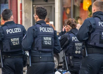 Tre të dyshuar si anëtarë të Hamasit arrestohen nga policia gjermane për planifikimin e sulmeve ndaj institucioneve izraelite.