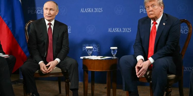 Trump ironizon Putinin pas përgjigjes së tij ndaj sanksioneve të reja amerikane: "Le të presim gjashtë muaj".