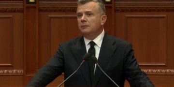 “U munduat të provoni se kush e do më shumë liderin” / Balla për opozitën: Po të kthehesha përsëri, do të bëja të njëjtin kallëzim për Berishën.