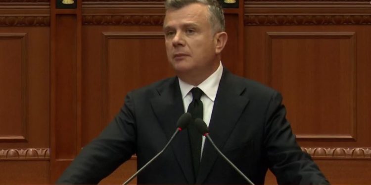 “U munduat të provoni se kush e do më shumë liderin” / Balla për opozitën: Po të kthehesha përsëri, do të bëja të njëjtin kallëzim për Berishën.