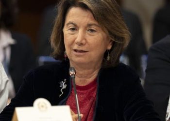 "Udhëtimet në Aushvitz si shprehje e antifashizmit, jo antisemitizmit", Ministrja e qeverisë “Meloni” provokon reagime të forta në skenën politike italiane.