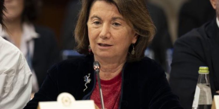 "Udhëtimet në Aushvitz si shprehje e antifashizmit, jo antisemitizmit", Ministrja e qeverisë “Meloni” provokon reagime të forta në skenën politike italiane.